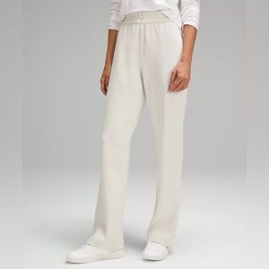 Lululemon softstreme pant in bone
